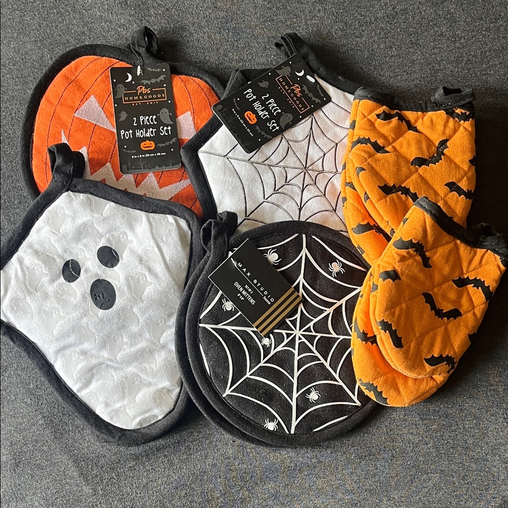 Halloween Pot Holder Set with Spider and Bat Designs